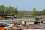 BNSF 9812 Cream N green Passing cascade green 2013.